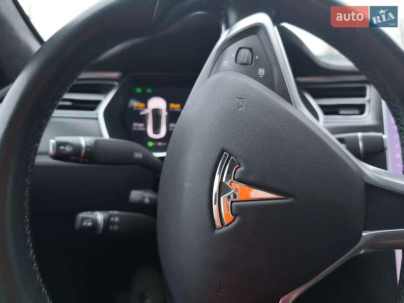 Лифтбек Tesla Model S 2018 в Киеве фото 66 Лифтбек Tesla Model S 2018 в Киеве