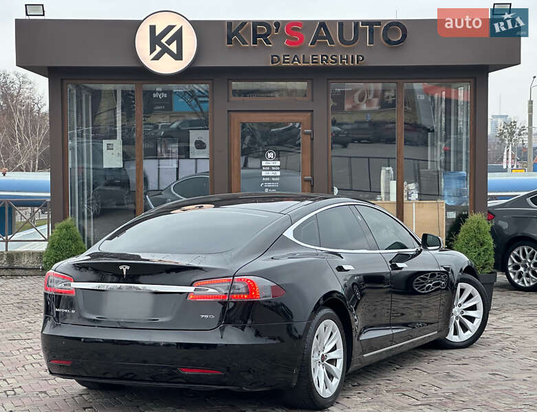 Лифтбек Tesla Model S 2016 в Харькове