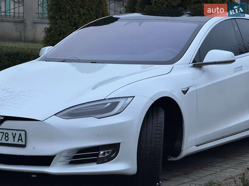 Ліфтбек Tesla Model S 2020 в Харкові