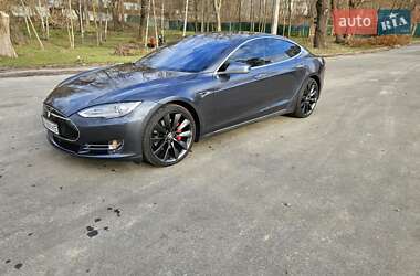 Ліфтбек Tesla Model S 2014 в Києві