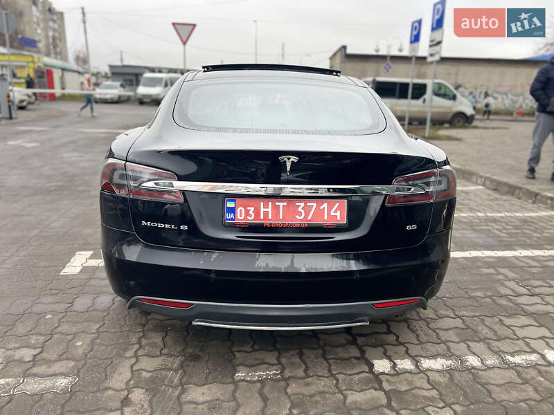 Лифтбек Tesla Model S 2015 в Луцке