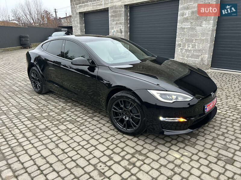 Лифтбек Tesla Model S 2021 в Львове