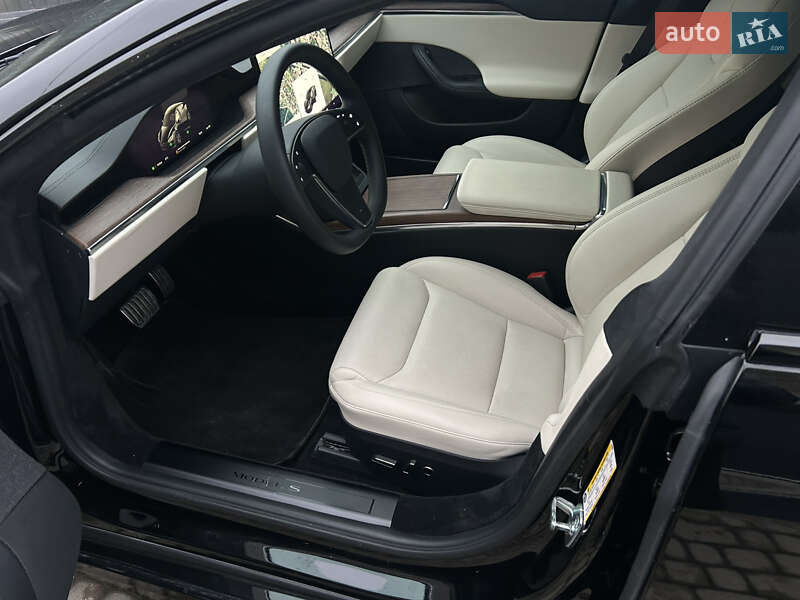 Лифтбек Tesla Model S 2021 в Львове