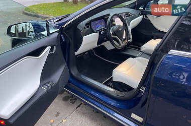 Лифтбек Tesla Model S 2017 в Кропивницком