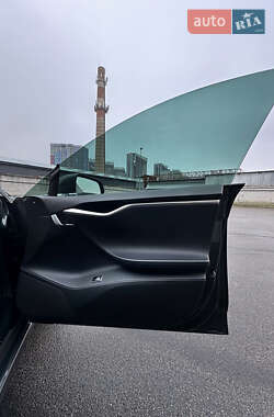 Лифтбек Tesla Model S 2014 в Киеве