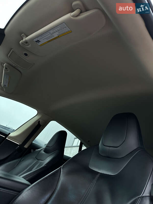 Лифтбек Tesla Model S 2014 в Киеве