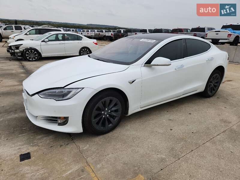 Tesla Model S 2018