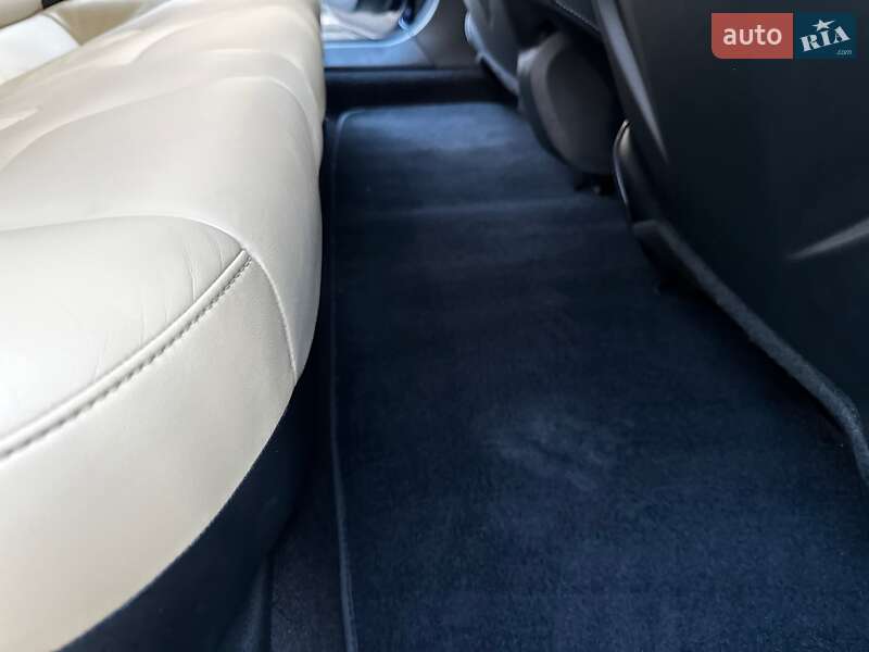 Лифтбек Tesla Model S 2014 в Киеве