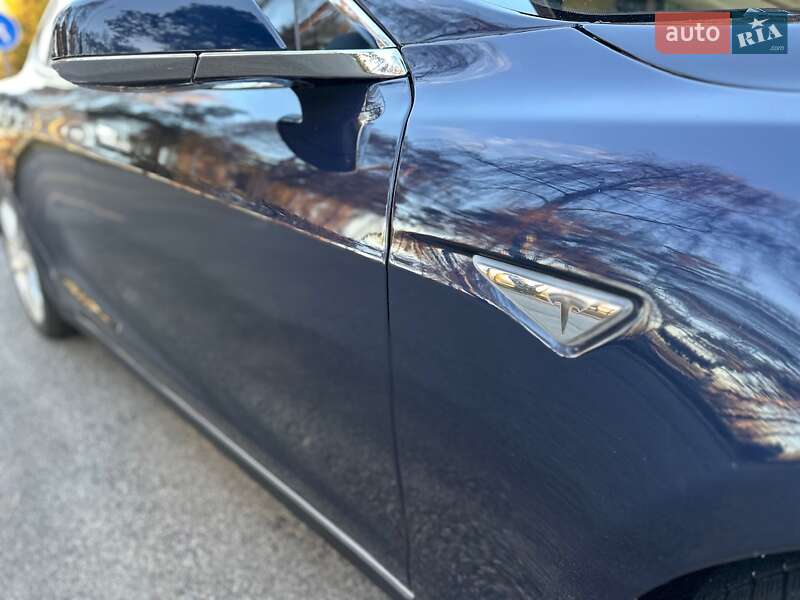 Лифтбек Tesla Model S 2014 в Киеве