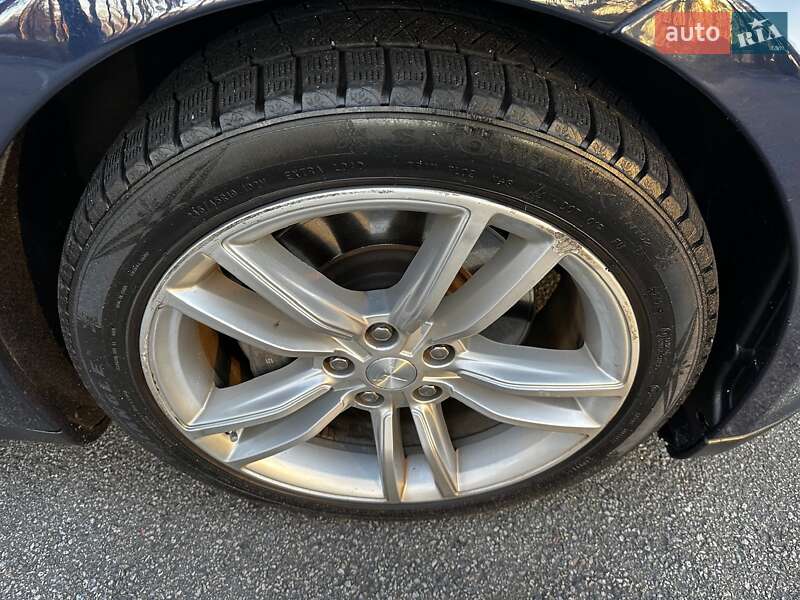 Лифтбек Tesla Model S 2014 в Киеве