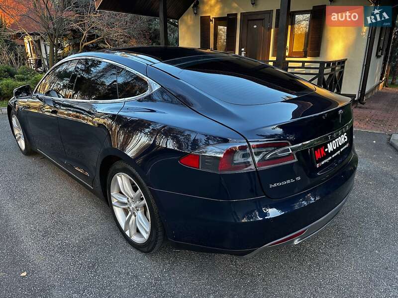 Лифтбек Tesla Model S 2014 в Киеве