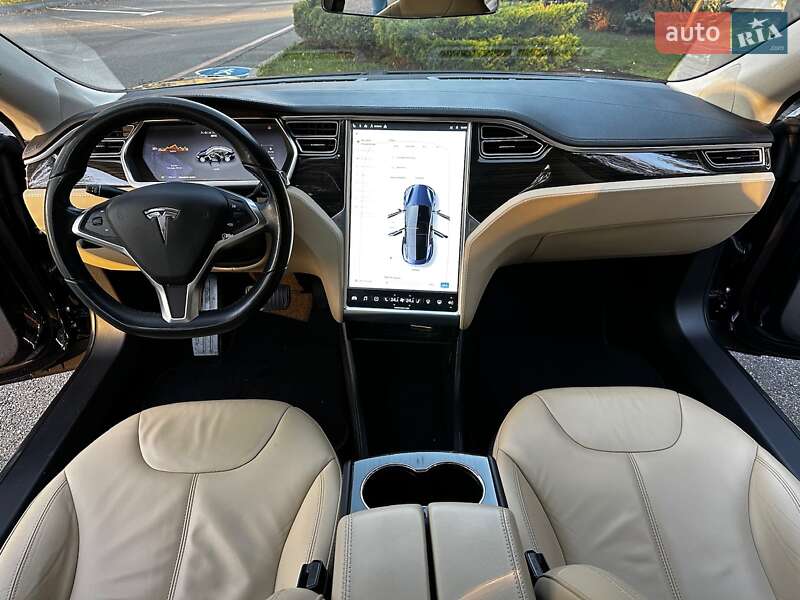 Лифтбек Tesla Model S 2014 в Киеве