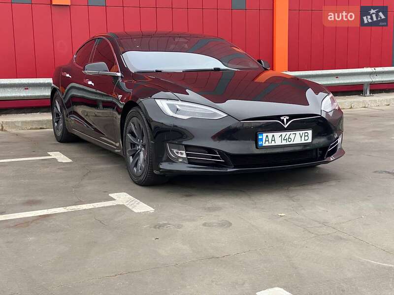 Лифтбек Tesla Model S 2018 в Киеве фото 6 Лифтбек Tesla Model S 2018 в Киеве