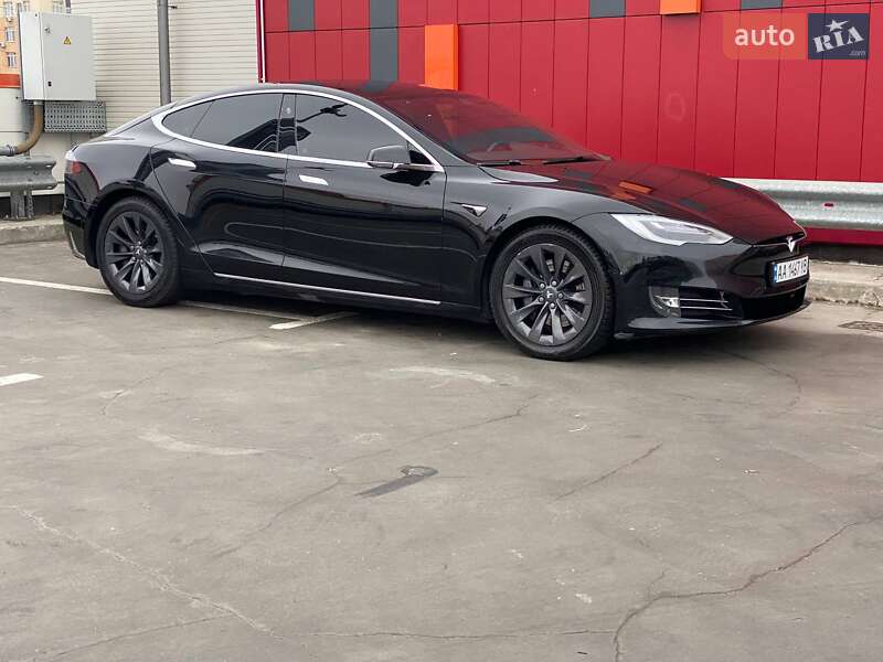 Лифтбек Tesla Model S 2018 в Киеве фото 7 Лифтбек Tesla Model S 2018 в Киеве