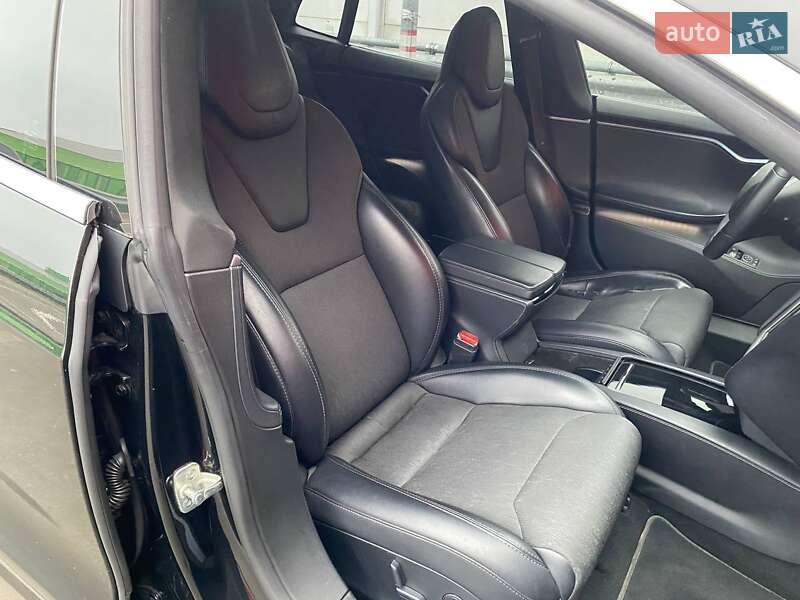 Лифтбек Tesla Model S 2018 в Киеве фото 24 Лифтбек Tesla Model S 2018 в Киеве