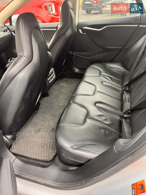 Ліфтбек Tesla Model S 2013 в Києві