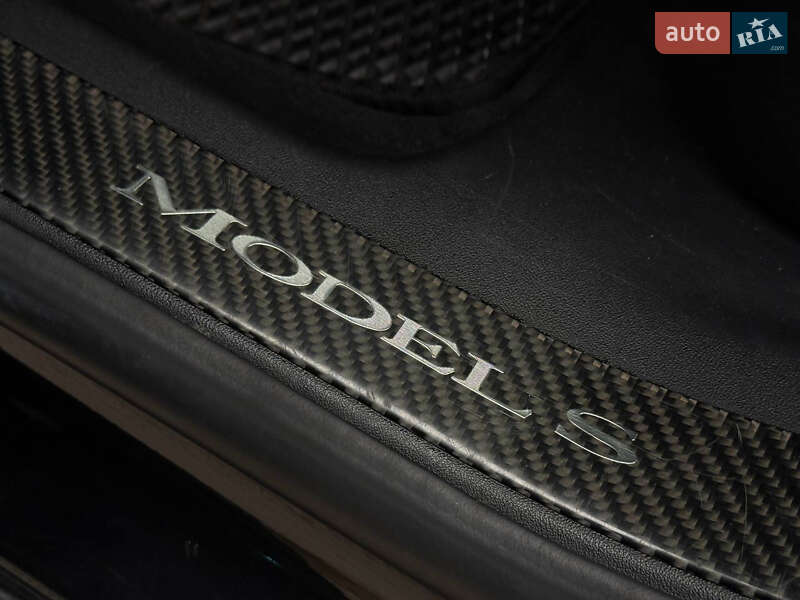 Лифтбек Tesla Model S 2015 в Тернополе фото 28 Лифтбек Tesla Model S 2015 в Тернополе