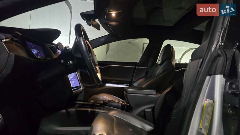 Лифтбек Tesla Model S 2017 в Луцке фото 17 Лифтбек Tesla Model S 2017 в Луцке