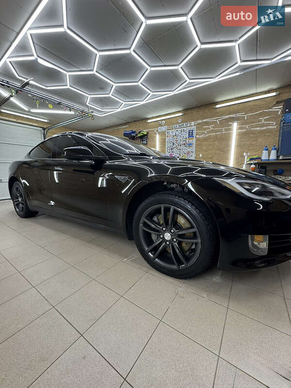 Лифтбек Tesla Model S 2014 в Харькове фото 2 Лифтбек Tesla Model S 2014 в Харькове