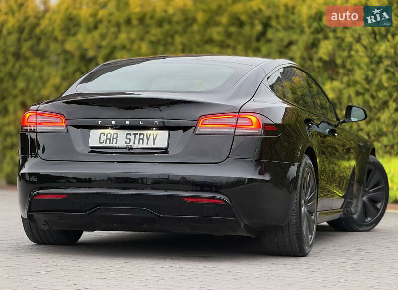 Ліфтбек Tesla Model S 2023 в Стрию