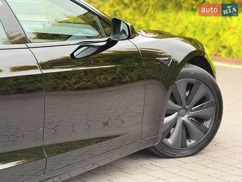 Ліфтбек Tesla Model S 2023 в Стрию