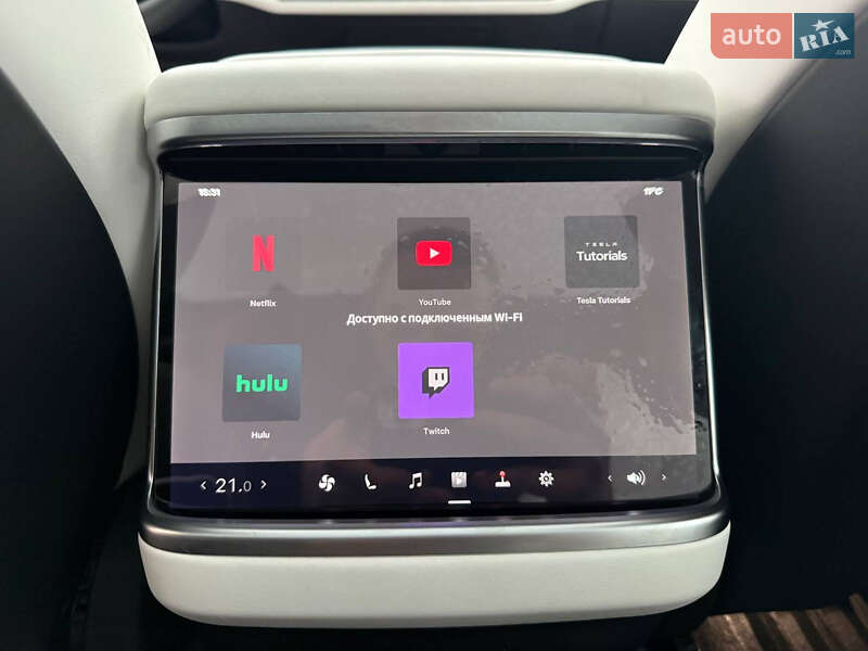 Ліфтбек Tesla Model S 2023 в Стрию