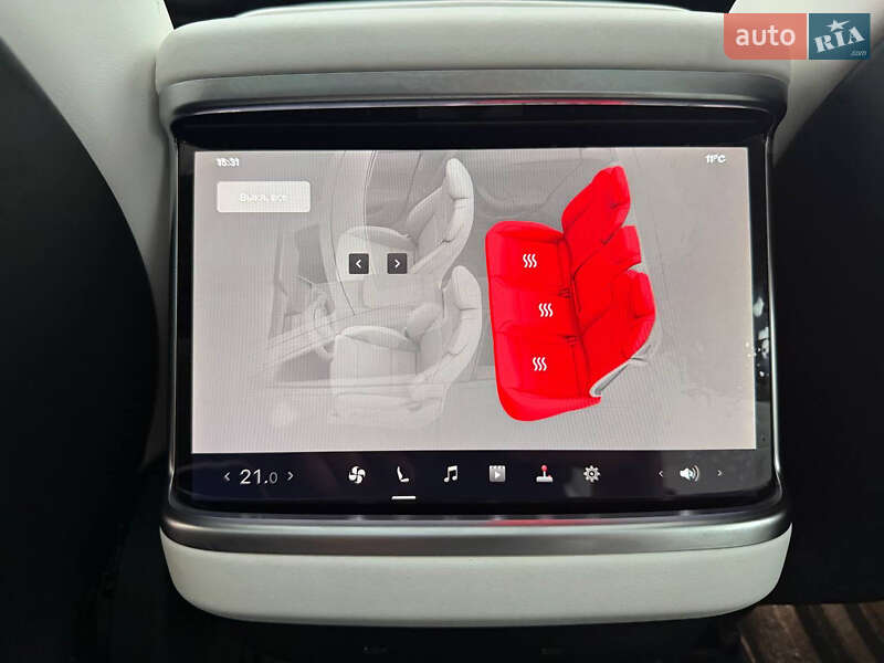 Ліфтбек Tesla Model S 2023 в Стрию