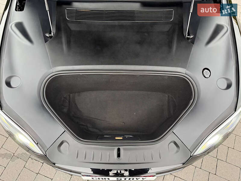 Ліфтбек Tesla Model S 2023 в Стрию