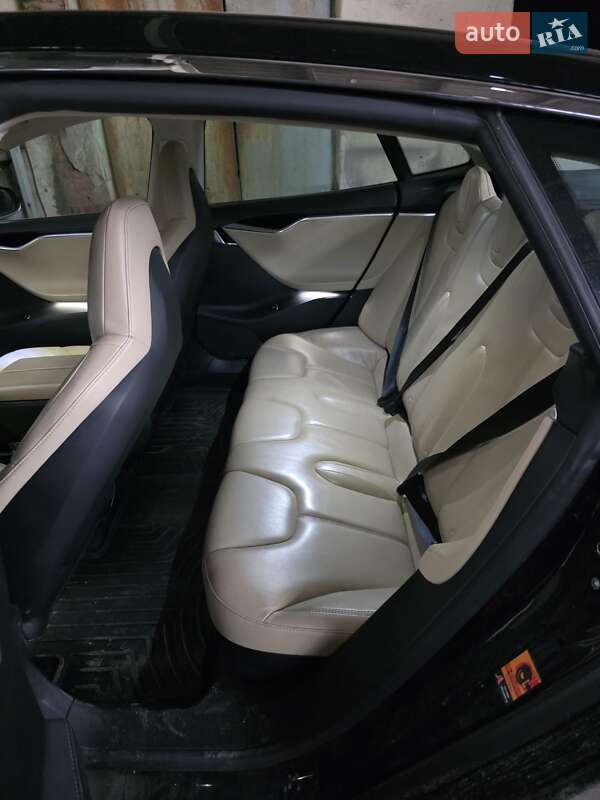 Ліфтбек Tesla Model S 2014 в Дубровиці фото 10 Ліфтбек Tesla Model S 2014 в Дубровиці