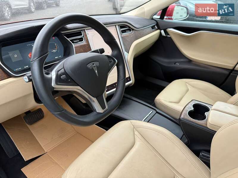 Лифтбек Tesla Model S 2016 в Луцке фото 19 Лифтбек Tesla Model S 2016 в Луцке