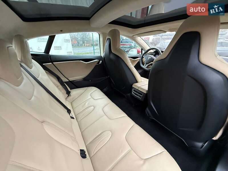 Лифтбек Tesla Model S 2016 в Луцке фото 25 Лифтбек Tesla Model S 2016 в Луцке