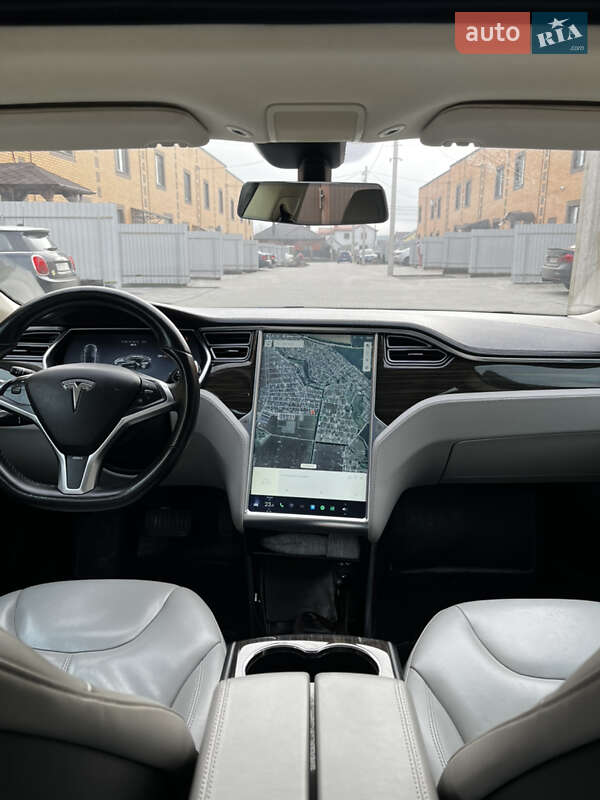 Лифтбек Tesla Model S 2014 в Виннице