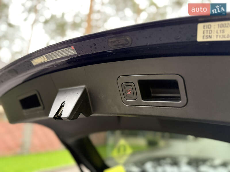 Лифтбек Tesla Model S 2013 в Киеве фото 19 Лифтбек Tesla Model S 2013 в Киеве