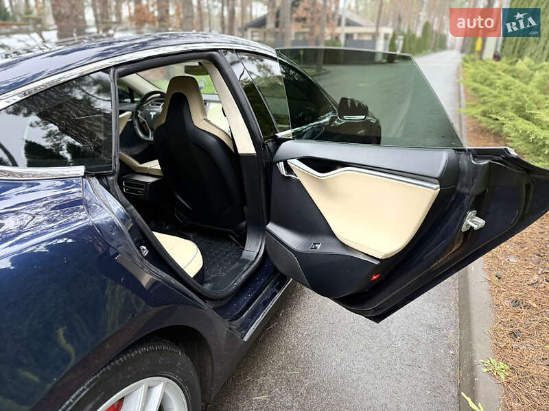 Лифтбек Tesla Model S 2013 в Киеве фото 20 Лифтбек Tesla Model S 2013 в Киеве