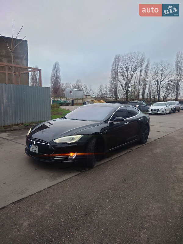 Лифтбек Tesla Model S 2014 в Одессе