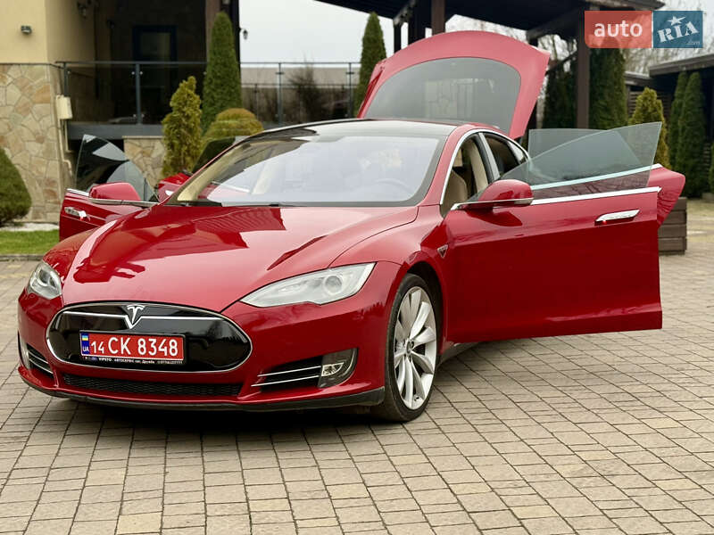 Лифтбек Tesla Model S 2014 в Тернополе