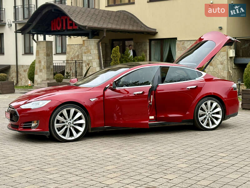 Лифтбек Tesla Model S 2014 в Тернополе