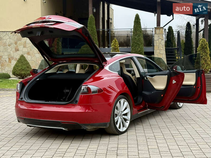 Лифтбек Tesla Model S 2014 в Тернополе