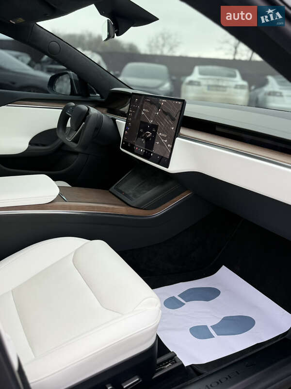 Лифтбек Tesla Model S 2021 в Виннице