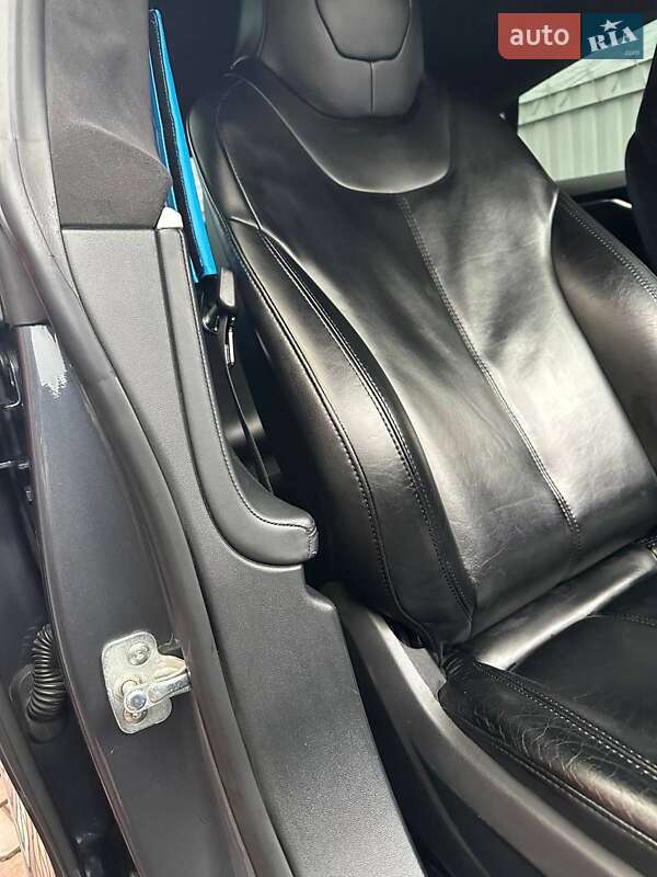 Лифтбек Tesla Model S 2014 в Хмельницком фото 10 Лифтбек Tesla Model S 2014 в Хмельницком