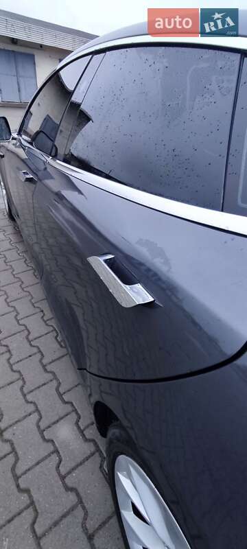 Лифтбек Tesla Model S 2016 в Сарнах