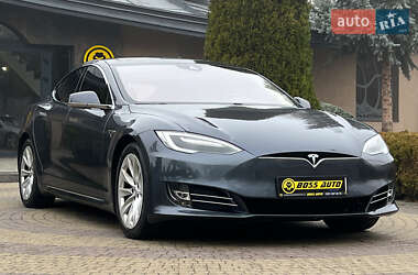Лифтбек Tesla Model S 2016 в Львове