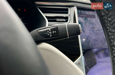 Лифтбек Tesla Model S 2016 в Львове