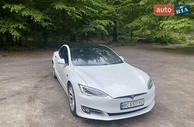 Ліфтбек Tesla Model S 2017 в Львові