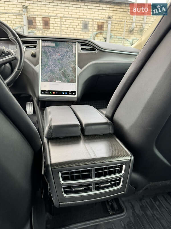 Ліфтбек Tesla Model S 2014 в Луцьку фото 18 Ліфтбек Tesla Model S 2014 в Луцьку