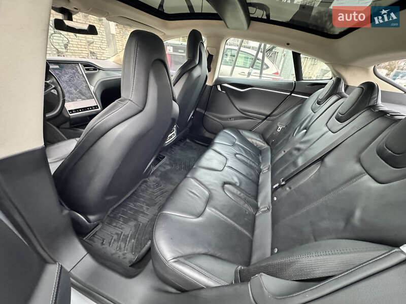 Ліфтбек Tesla Model S 2014 в Луцьку фото 23 Ліфтбек Tesla Model S 2014 в Луцьку