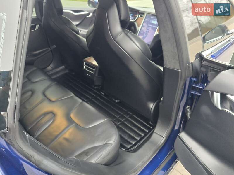 Лифтбек Tesla Model S 2017 в Тысменице фото 12 Лифтбек Tesla Model S 2017 в Тысменице