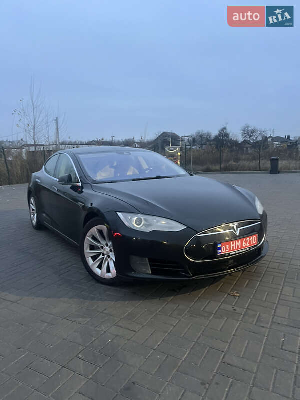 Лифтбек Tesla Model S 2015 в Днепре фото 3 Лифтбек Tesla Model S 2015 в Днепре