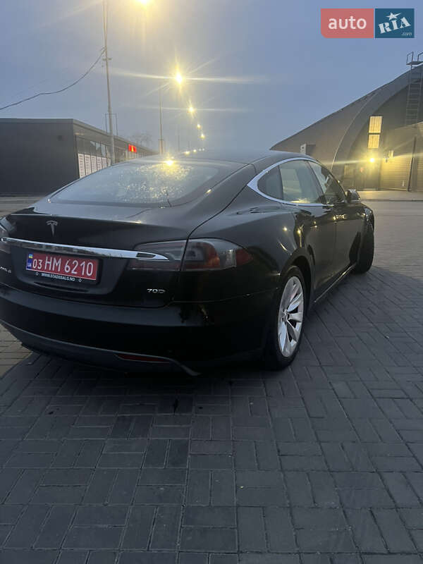 Лифтбек Tesla Model S 2015 в Днепре фото 4 Лифтбек Tesla Model S 2015 в Днепре