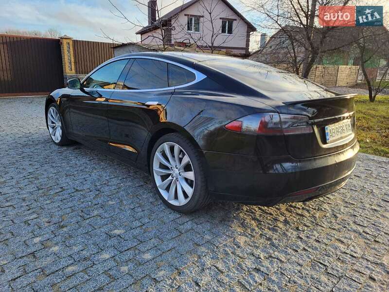 Лифтбек Tesla Model S 2013 в Виннице